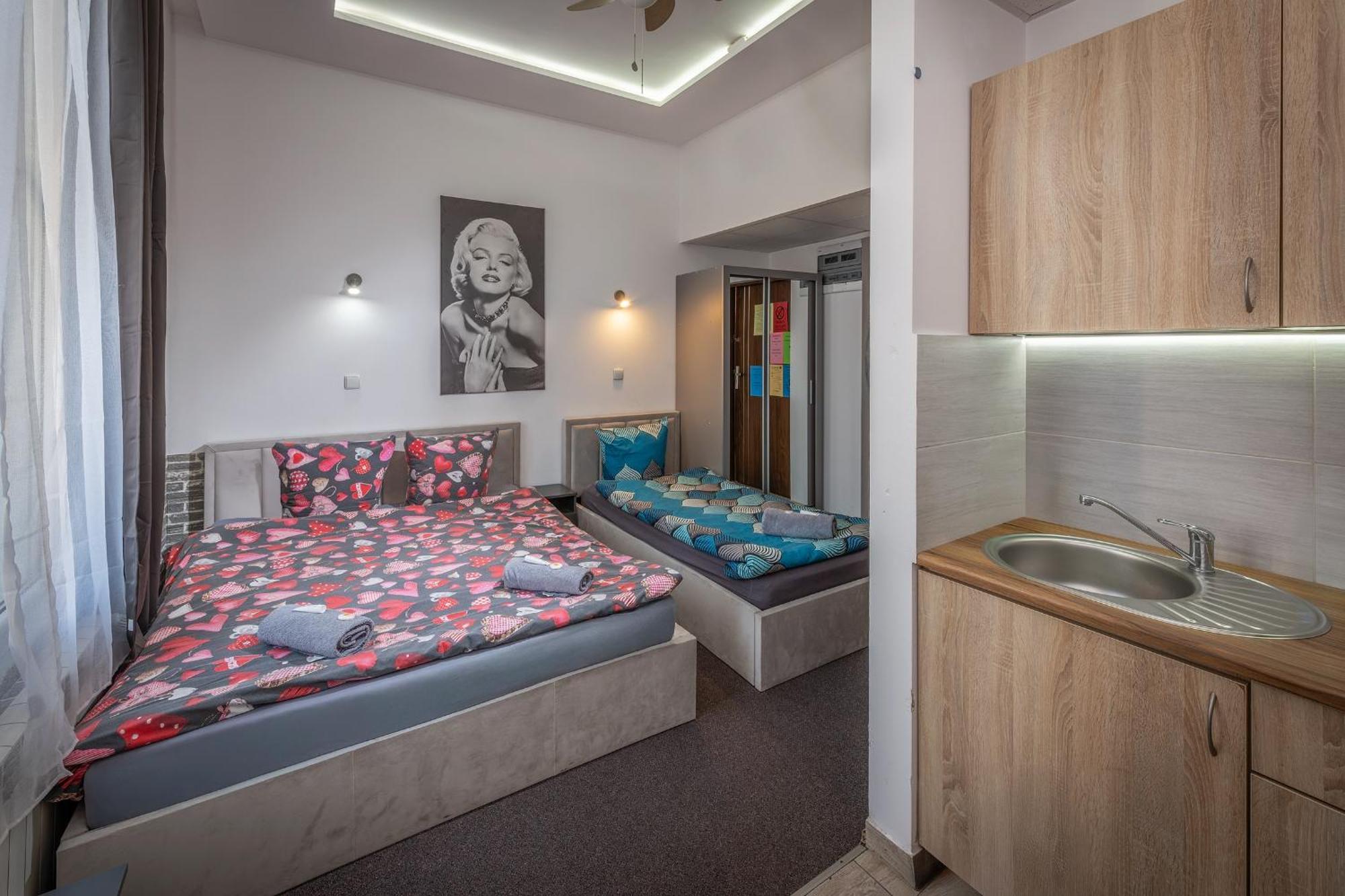 70S Guest Room Krakow Exterior photo